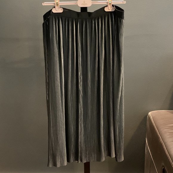 Simons Icone Pleated Skirt - Picture 1 of 4